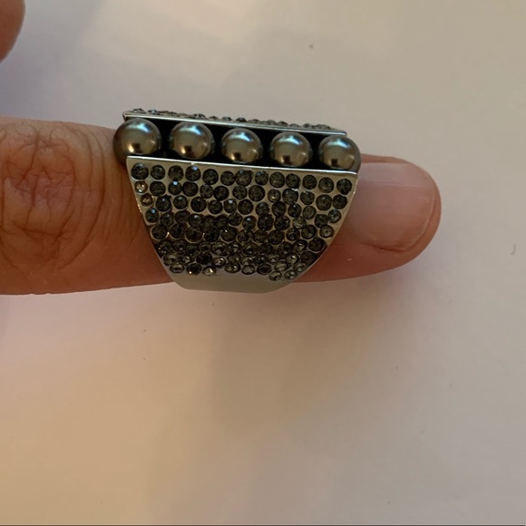St John Gray Metal and Crystal Ring Sz 6.5 - Picture 2 of 3